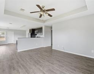 47 Road 5103 - Photo Thumbnail 3