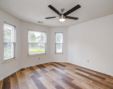 11222 E Travelers Way Circle - Photo Thumbnail 3