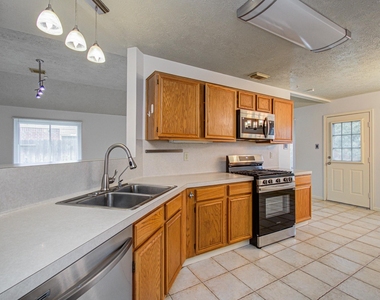 11222 E Travelers Way Circle - Photo Thumbnail 16