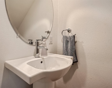 4916 Mckinney Street - Photo Thumbnail 10