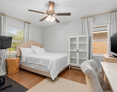 2023 Woodcrest Drive - Photo Thumbnail 17