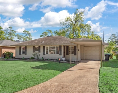 2023 Woodcrest Drive - Photo Thumbnail 1