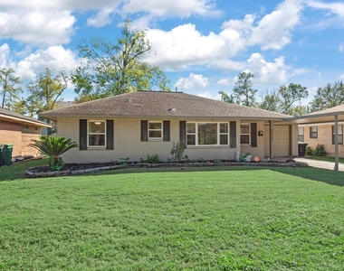 2023 Woodcrest Drive - Photo Thumbnail 2
