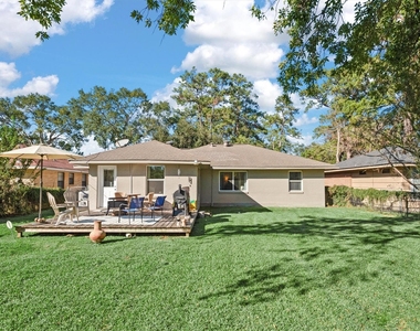 2023 Woodcrest Drive - Photo Thumbnail 24