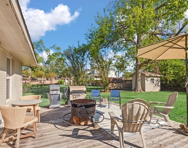 2023 Woodcrest Drive - Photo Thumbnail 22