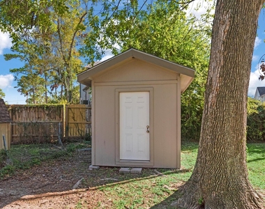 2023 Woodcrest Drive - Photo Thumbnail 27