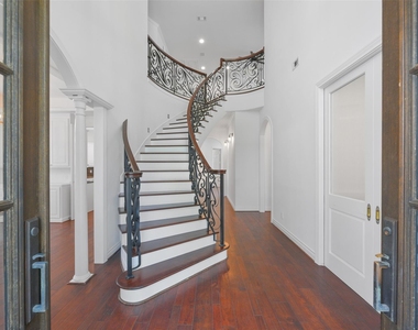 3724 Wroxton Road - Photo Thumbnail 3
