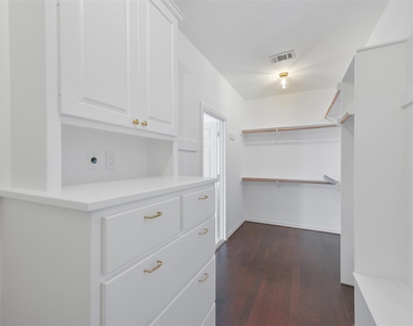 3724 Wroxton Road - Photo Thumbnail 33