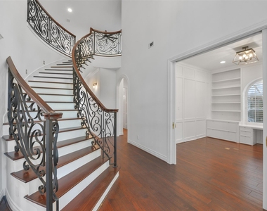 3724 Wroxton Road - Photo Thumbnail 4