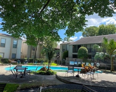 1100 Augusta Drive - Photo Thumbnail 47
