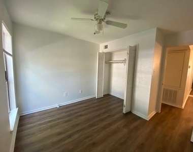 1100 Augusta Drive - Photo Thumbnail 25