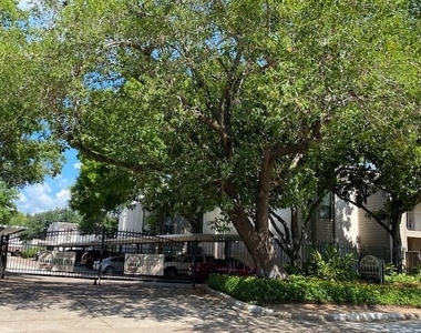 1100 Augusta Drive - Photo Thumbnail 45