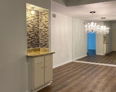 1100 Augusta Drive - Photo Thumbnail 39