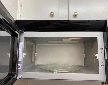 1100 Augusta Drive - Photo Thumbnail 8