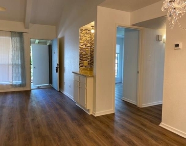 1100 Augusta Drive - Photo Thumbnail 23
