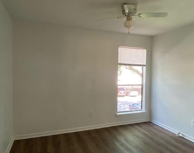 1100 Augusta Drive - Photo Thumbnail 35