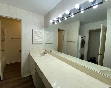 1100 Augusta Drive - Photo Thumbnail 28
