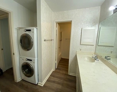 1100 Augusta Drive - Photo Thumbnail 22