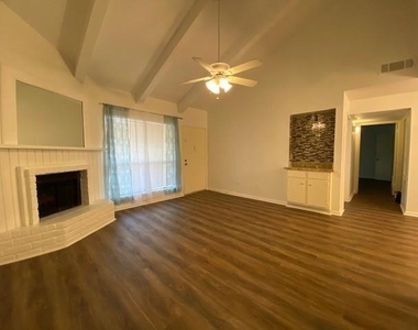 1100 Augusta Drive - Photo Thumbnail 38