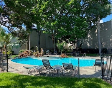 1100 Augusta Drive - Photo Thumbnail 49