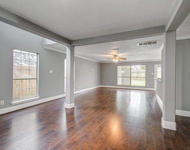 13963 Maximos Drive - Photo Thumbnail 4