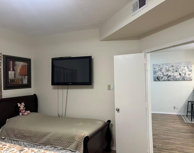2213 S Braeswood Blvd - Photo Thumbnail 18