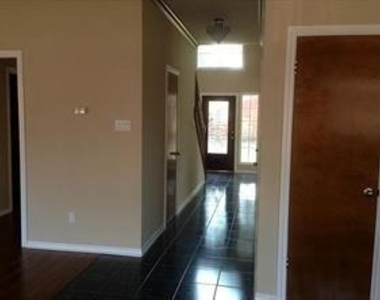 1001 Minnesota Street - Photo Thumbnail 2