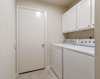 75 Fallshire Drive - Photo Thumbnail 12