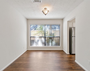 75 Fallshire Drive - Photo Thumbnail 3