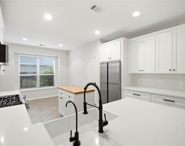 27118 White Sage Cove Lane - Photo Thumbnail 14
