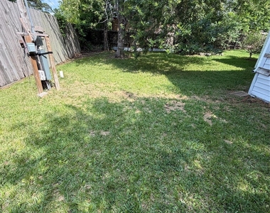 13724 Brigadier Drive - Photo Thumbnail 7