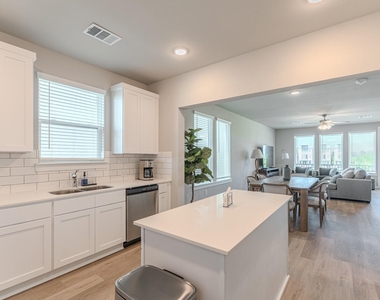 494 S Centro Circle - Photo Thumbnail 6