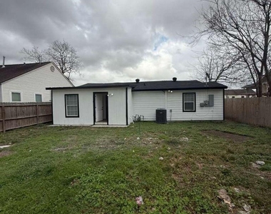 133 Pomeroy Avenue - Photo Thumbnail 10