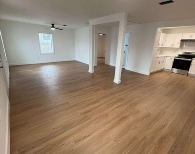 133 Pomeroy Avenue - Photo Thumbnail 3