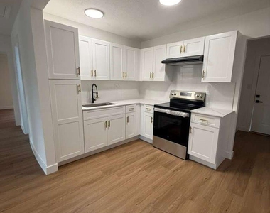 133 Pomeroy Avenue - Photo Thumbnail 7