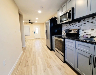 401 Trichelle Street - Photo Thumbnail 4