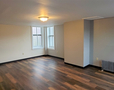 819 Elm - Photo Thumbnail 5