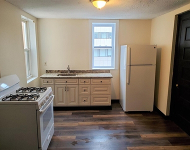 819 Elm - Photo Thumbnail 1