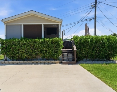 5558 Palm Beach Boulevard - Photo Thumbnail 18