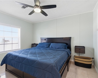 5558 Palm Beach Boulevard - Photo Thumbnail 5