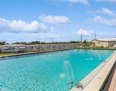 5558 Palm Beach Boulevard - Photo Thumbnail 27