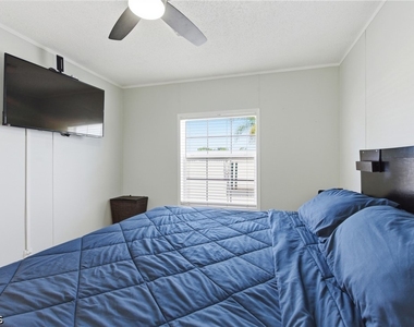 5558 Palm Beach Boulevard - Photo Thumbnail 6