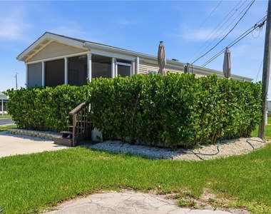 5558 Palm Beach Boulevard - Photo Thumbnail 20