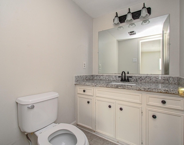 823 S Ripple Creek Drive - Photo Thumbnail 12
