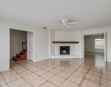 823 S Ripple Creek Drive - Photo Thumbnail 6