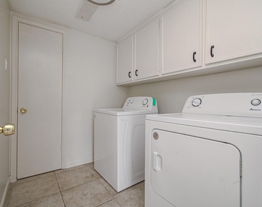 823 S Ripple Creek Drive - Photo Thumbnail 13