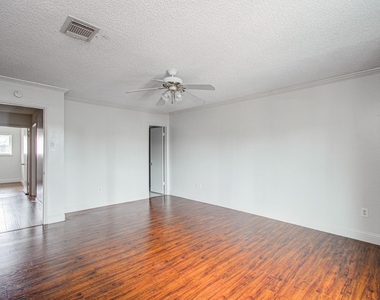 823 S Ripple Creek Drive - Photo Thumbnail 27