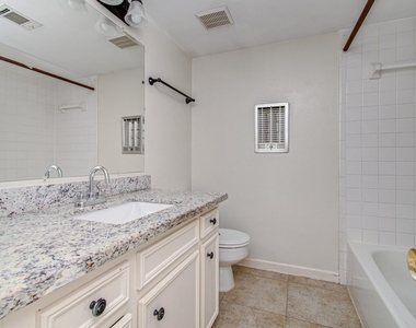 823 S Ripple Creek Drive - Photo Thumbnail 23