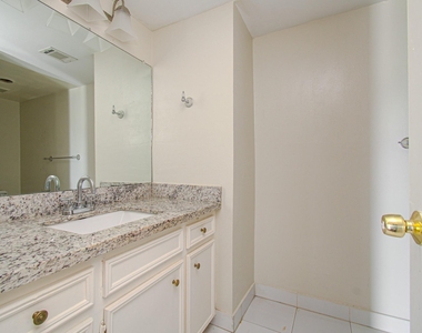 823 S Ripple Creek Drive - Photo Thumbnail 31