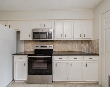 823 S Ripple Creek Drive - Photo Thumbnail 18